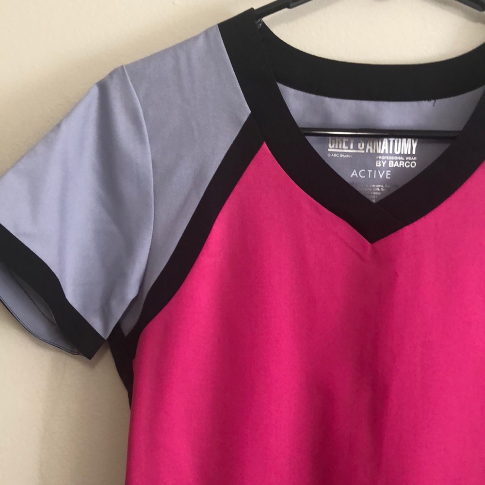 Scrub Top - Picture 2 of 5